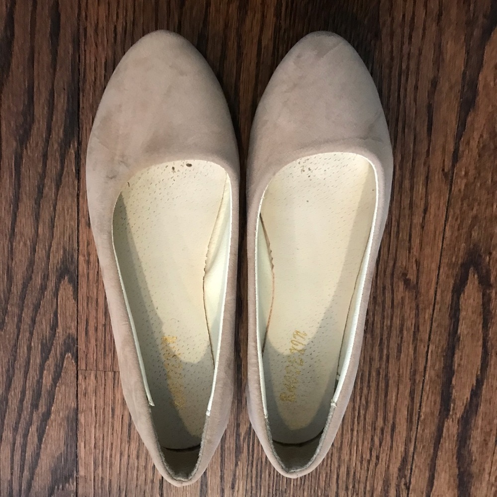 Tan flats